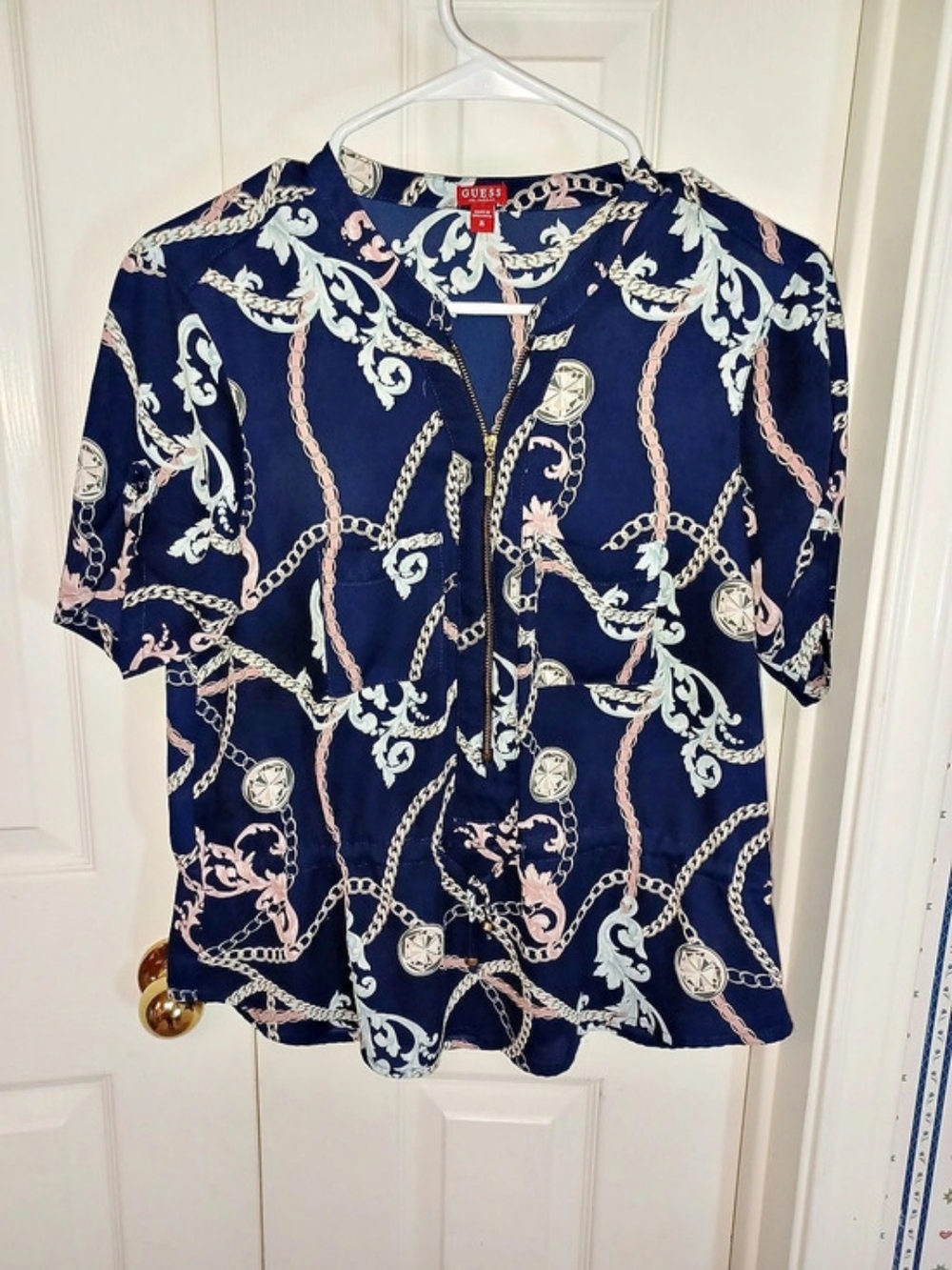 GUESS Chain Print Zip Front Blouse in Blue & Pink Size Medium